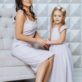 Комплект платьев Family Look для мамы и дочки 