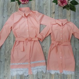 Комплект платьев- рубашек с кружевом для мамы и дочки