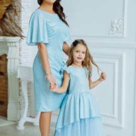 Комплект платьев для мамы и дочки 